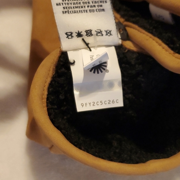 UGG Men’s Tabbed Splice Vent Suede Leather Gloves -Chestnut Large (L) - Picture 6 of 6